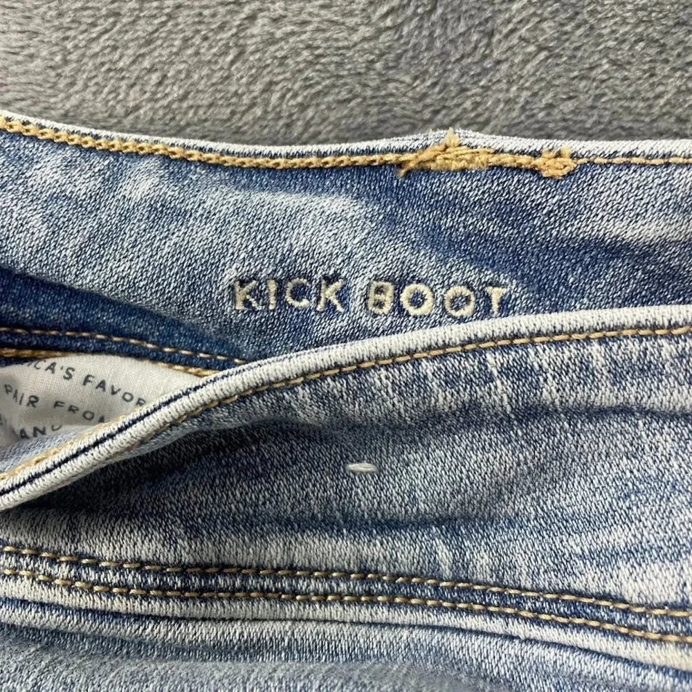 American Eagle‎ Womens Jeans Blue Size 18 Short Kick Boot Denim Light Wash